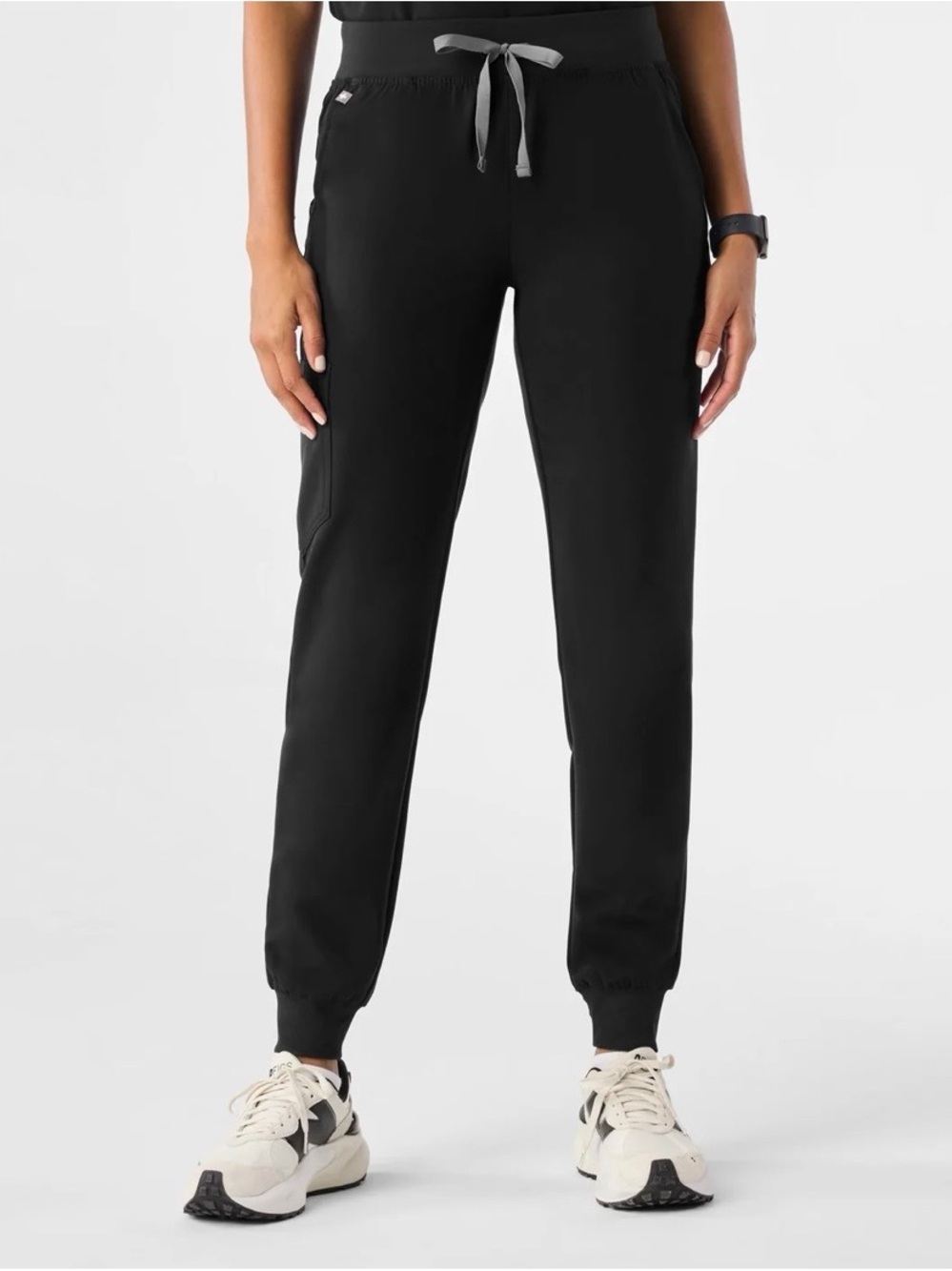 🖤 FIGS Zamora Jogger Scrub Pants — Black | Small